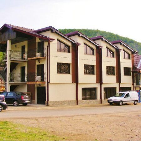 Pensiunea Mirela Pestera Ursilor Chiscau Esterno foto