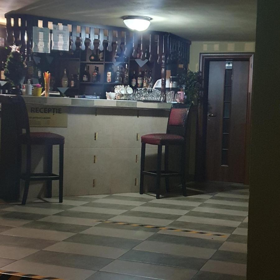 Pensiunea Mirela Pestera Ursilor Chiscau Esterno foto