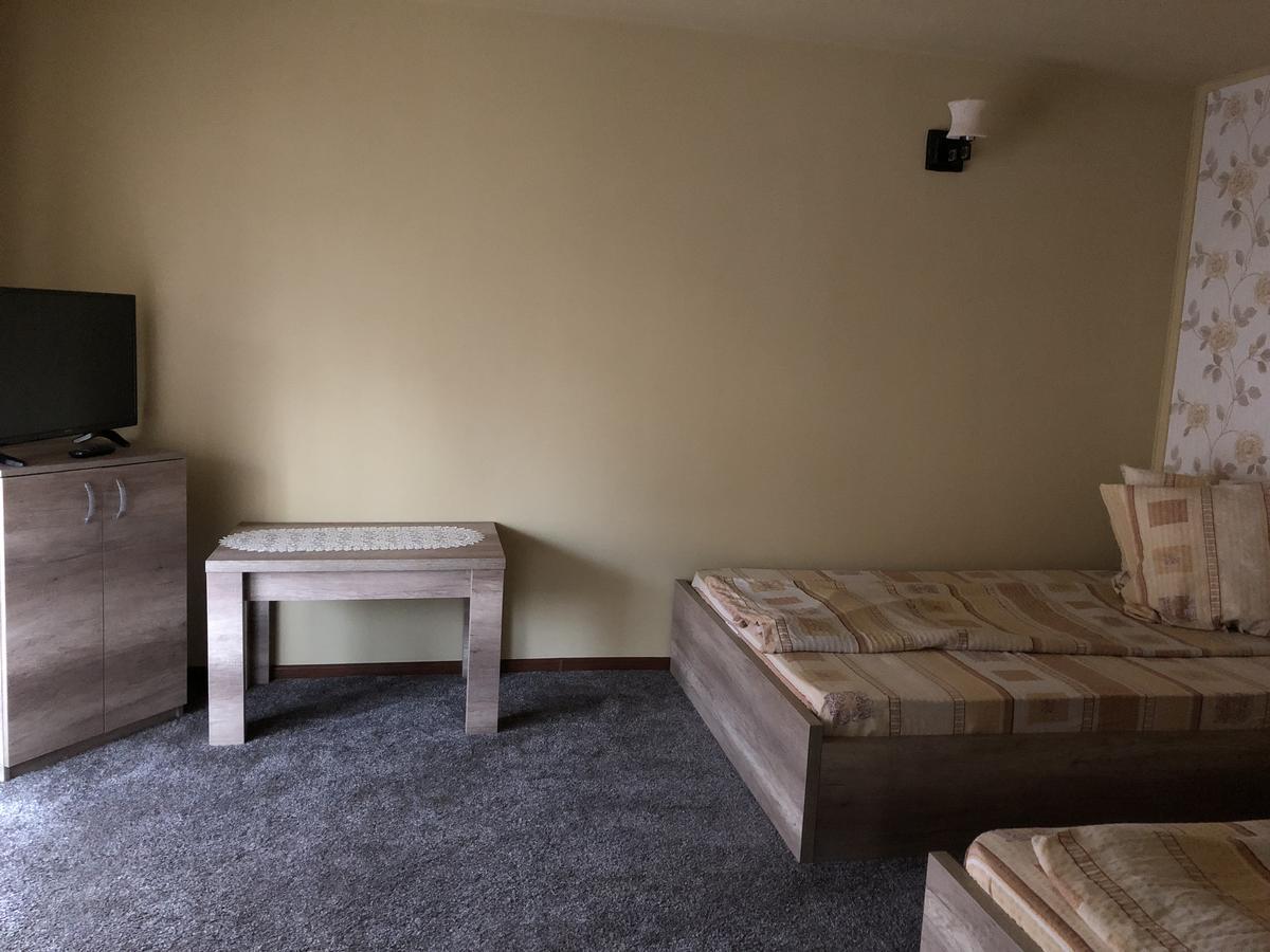 Pensiunea Mirela Pestera Ursilor Chiscau Esterno foto
